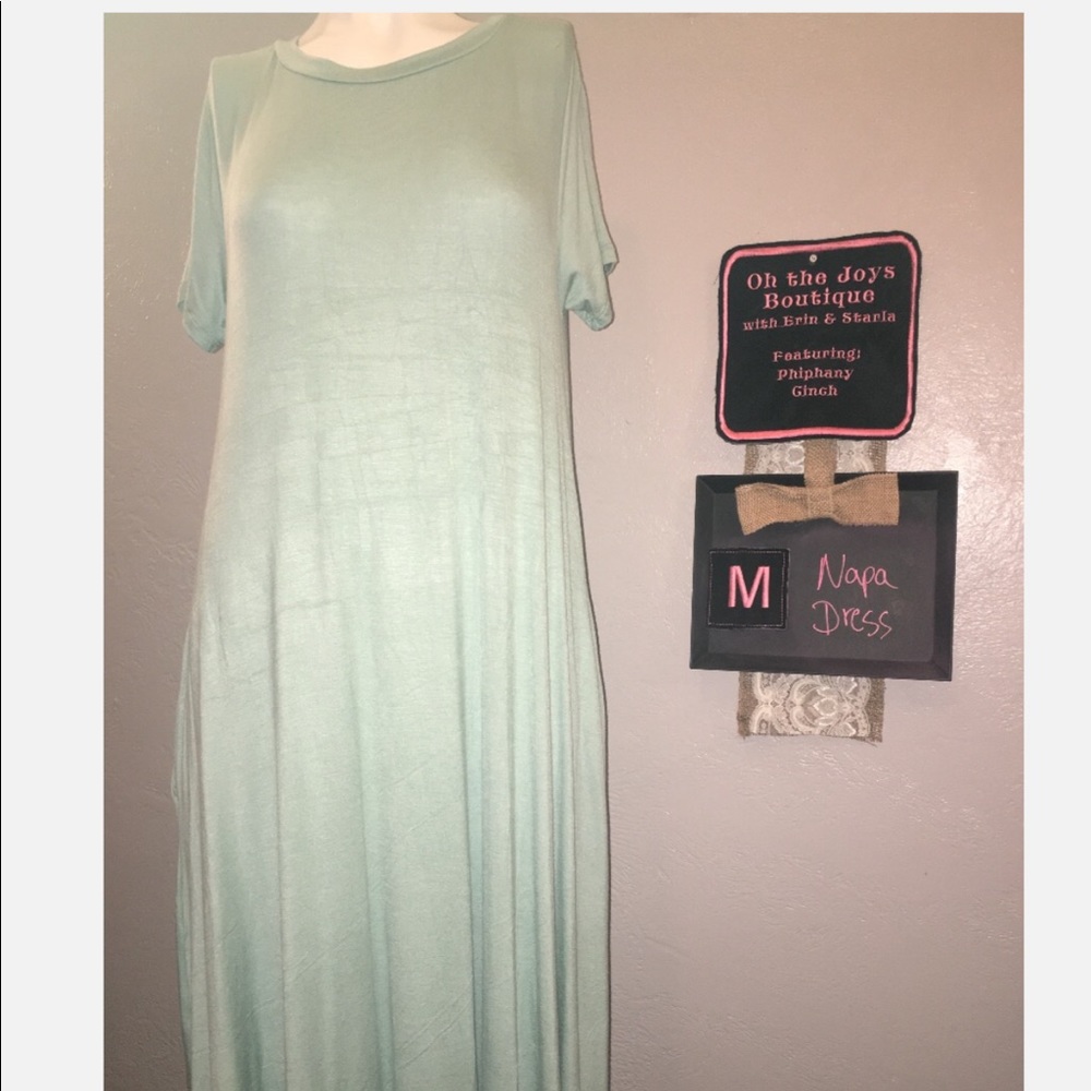 Napa Dress size medium. Fits true to size.